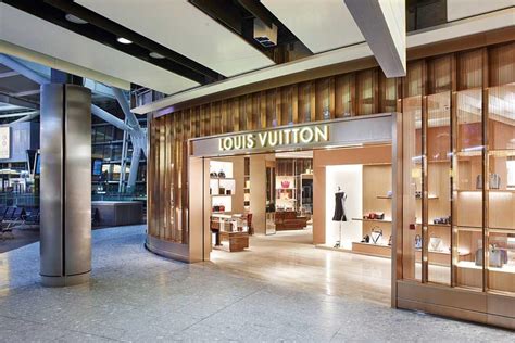 louis vuitton shop heathrow.